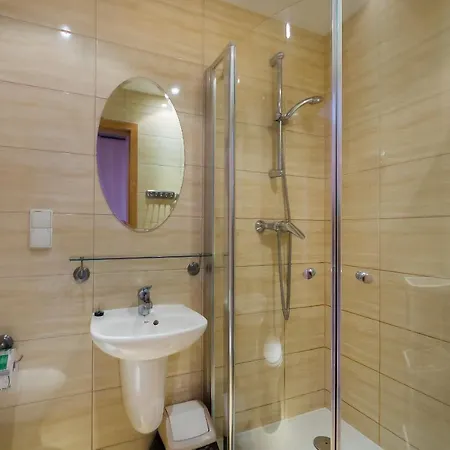 Delfin Kompleks wypoczynkowy *