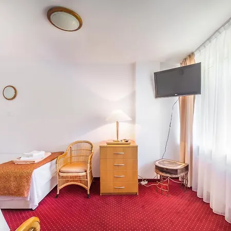 Delfin Kompleks wypoczynkowy *